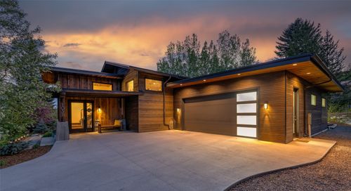 1051 Thornburg St, Steamboat Springs, CO, 80487-5352 | Card Image