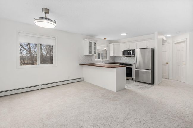 2205 - 7451 Springbank Blvd Sw, Condo with 2 bedrooms, 2 bathrooms and 1 parking in Calgary AB | Image 15