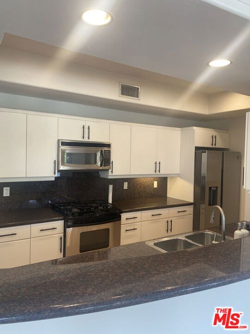303-1862 S Bentley Avenue, Los Angeles, CA, 90025 | Card Image