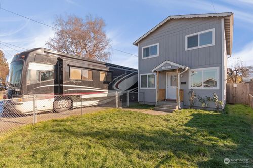 1212 S 7th Ave, Kelso, WA, 98626-2427 | Card Image