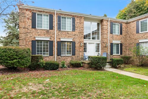 41-635 E Fox Hills Dr, Bloomfield Hills, MI, 48304-1341 | Card Image