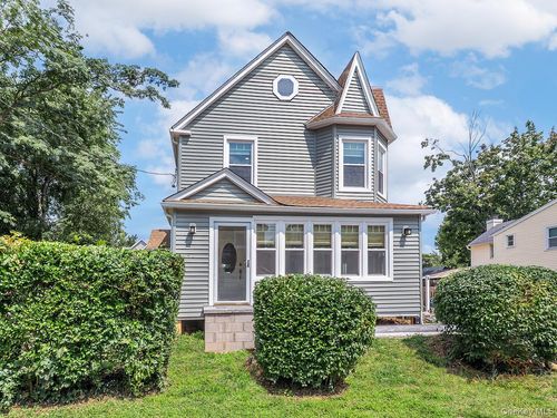 3 Ellison Street, Oyster Bay, NY, 11709 | Card Image