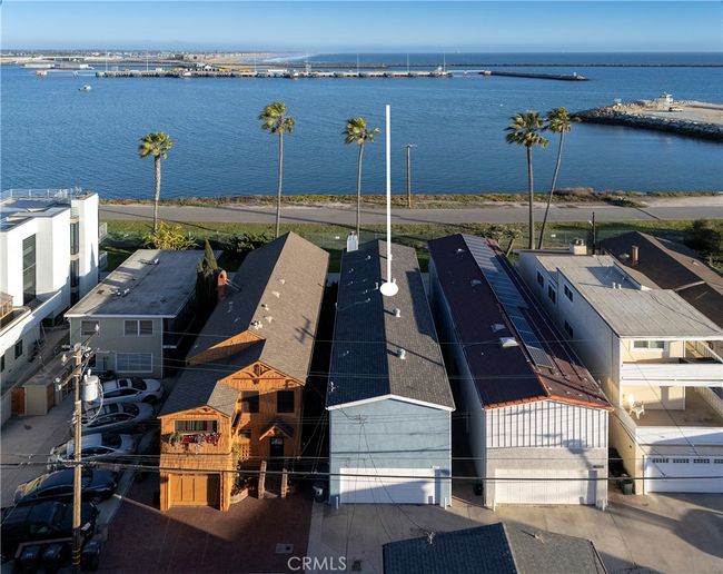 1627 Seal Way, House other with 3 bedrooms, 4 bathrooms and 4 parking in Seal Beach CA | Image 27