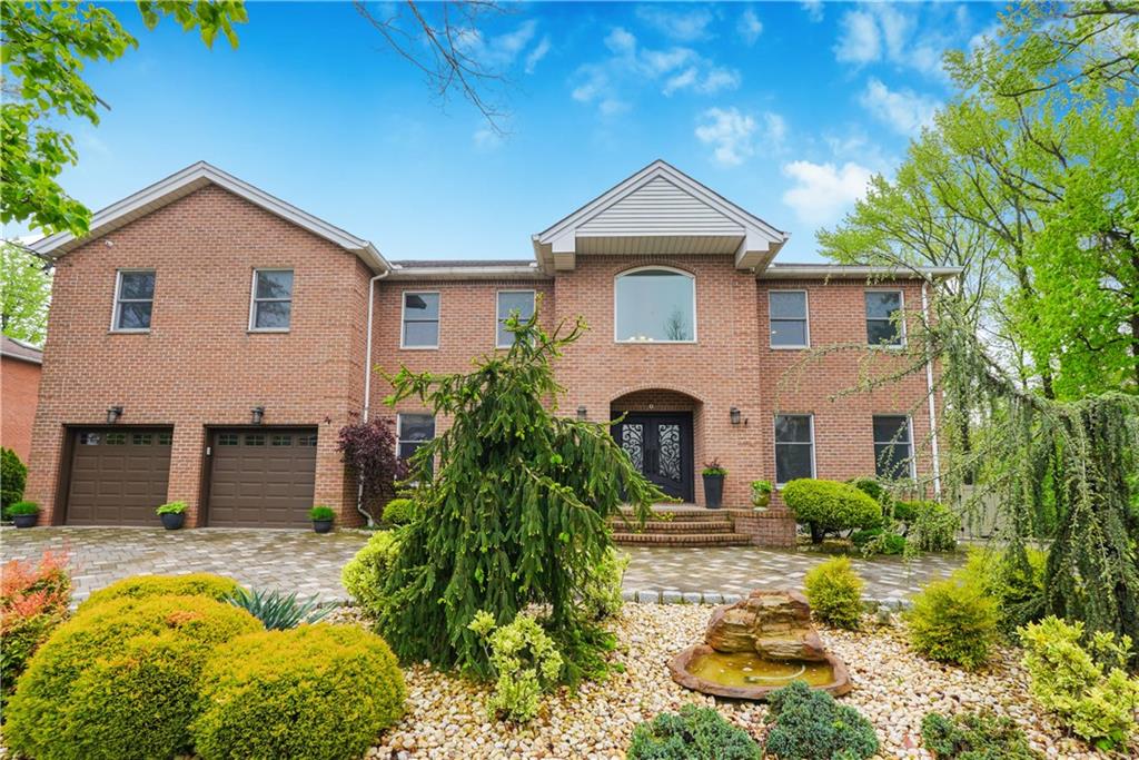 Albourne Ave, Staten Island, NY 10309