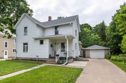 900 Siemers St, Platteville, WI, 53818-1831 | Card Image