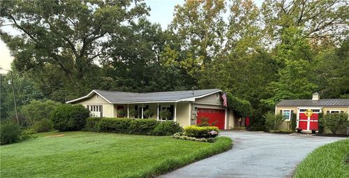 238 Currahee Cir, Toccoa, GA, 30577-8593 | Card Image