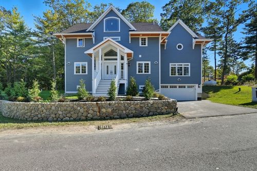 9 Lovis Ave, Wakefield, MA, 01880-3654 | Card Image