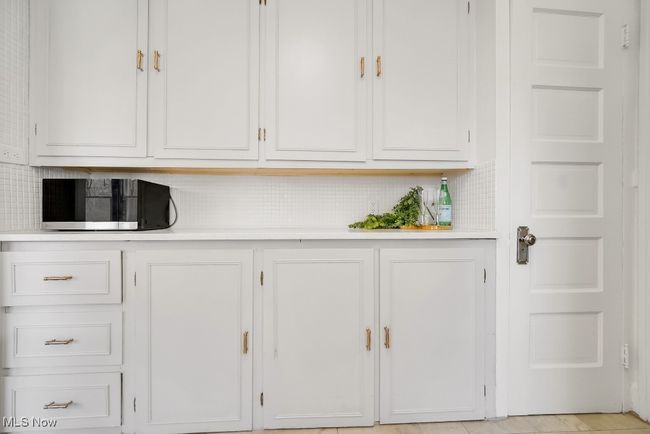 APT-2 - 1357 East Blvd, Condo with 4 bedrooms, 2 bathrooms and null parking in Cleveland OH | Image 8