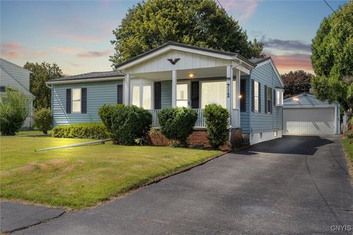 713 N Highland Ave, East Syracuse, NY, 13057-1701 | Card Image
