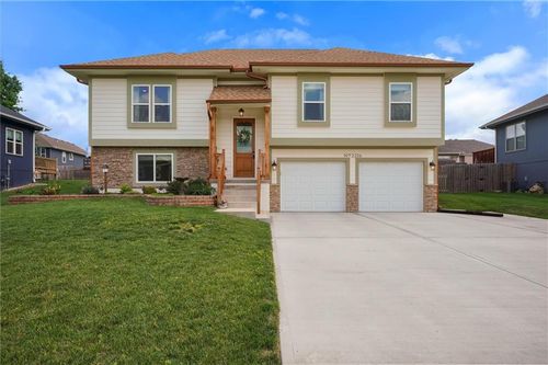 2216 Ashford St, Excelsior Springs, MO, 64024-3009 | Card Image