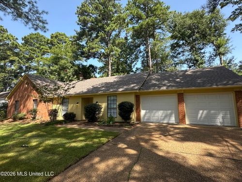 1528 Tracewood Dr, Jackson, MS, 39211-2133 | Card Image
