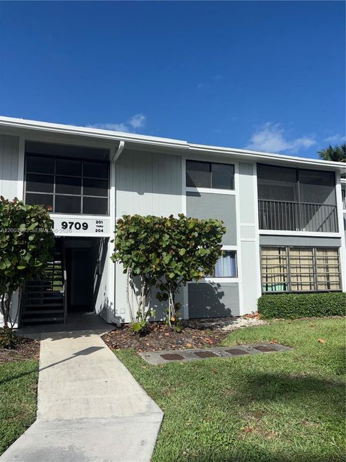 204-9709 Hammocks Blvd, Miami, FL, 33196 | Card Image