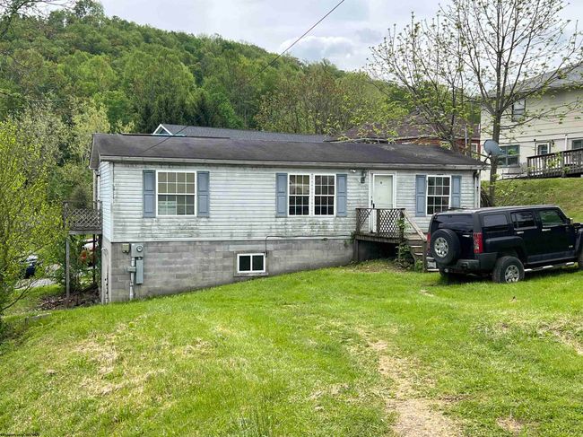 209 Thomas Ave, House other with 3 bedrooms, 2 bathrooms and null parking in Nutter Fort WV | Image 24