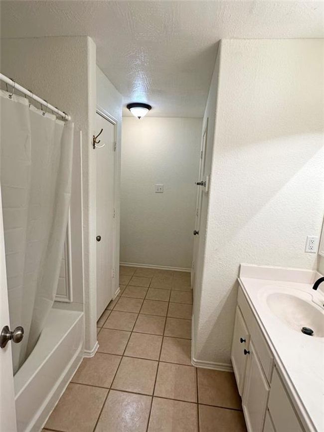 7907 Fire Thorn Ln, House other with 3 bedrooms, 2 bathrooms and 2 parking in Cypress TX | Image 14