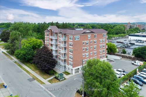 502-35 Hunt Ave, Richmond Hill, ON, L4C4H1 | Card Image