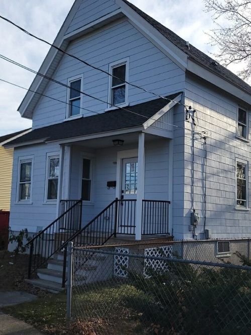 157 Grosvenor Ave, East Providence, RI, 02914-3643 | Card Image