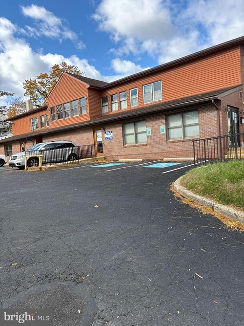 608 Easton Rd, WILLOW GROVE, PA, 19090-2528 | Card Image