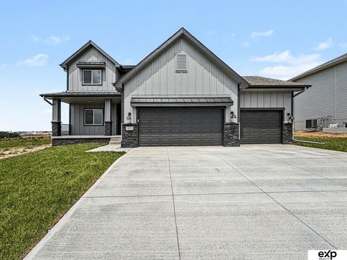 18710 Pinehurst Ave, Omaha, NE, 68136-6491 | Card Image