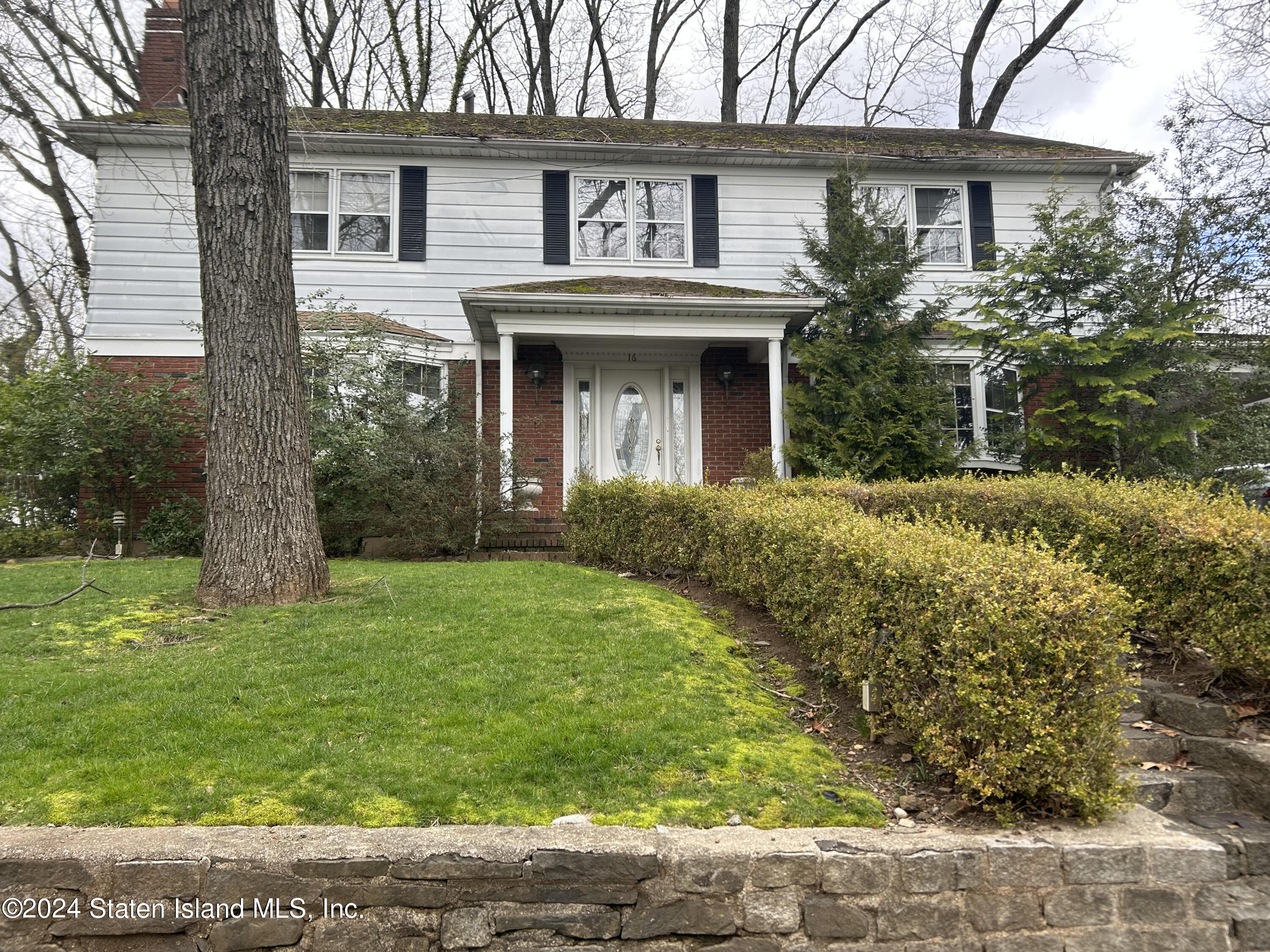 Holsman Rd, Staten Island, NY 10301