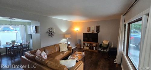 33915 Sequoia St, Westland, MI, 48185-2707 | Card Image