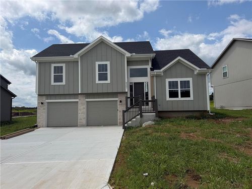 4301 Se Adams Dr, Blue Springs, MO, 64014-5597 | Card Image