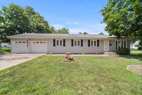 396 N Sherman St, El Paso, IL, 61738-1260 | Card Image