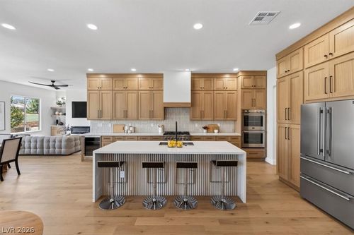 9149 Villa Ridge Dr, Las Vegas, NV, 89134-8986 | Card Image