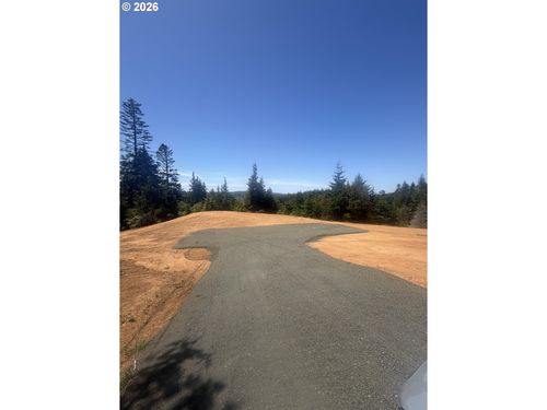 94252 Laurel Park Ln, Coos Bay, OR, 97420-6269 | Card Image