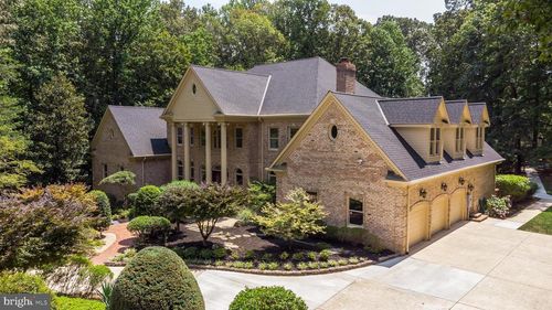 11111 Devereux Station Ln, Fairfax Station, VA, 22039-2339 | Card Image