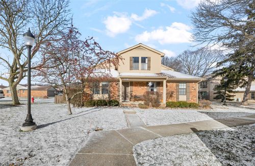 8641 Crabapple Ln, Warren, MI, 48093-5578 | Card Image