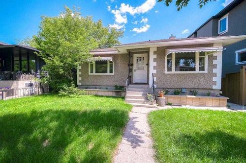 {{alt}} | Card Image