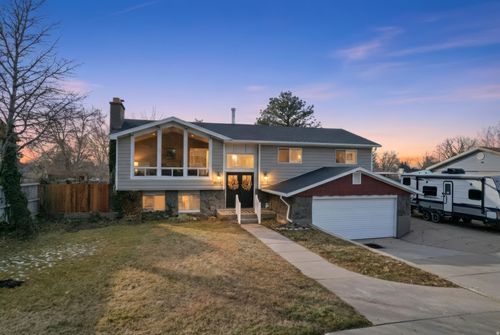 9472 S Fox Hunt Dr, Sandy, UT, 84092-3355 | Card Image