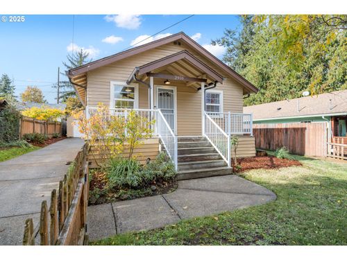 2910 Q St, Vancouver, WA, 98663-2877 | Card Image