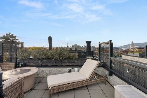 4-1851 Adanac St, Vancouver, BC, V5L2E1 | Card Image