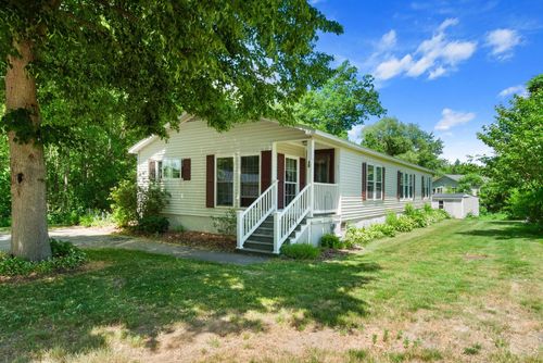 10 Aberdeen Dr, Stratham, NH, 03885-2283 | Card Image
