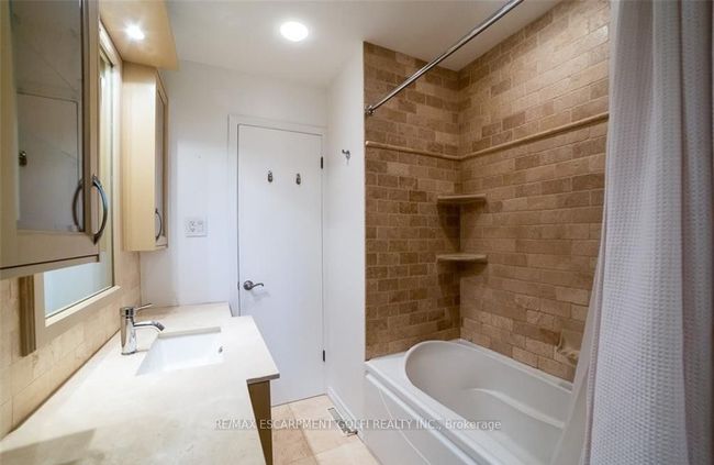 125 Lakeside Dr, House other with 4 bedrooms, 2 bathrooms and 4 parking in Grimsby ON | Image 16