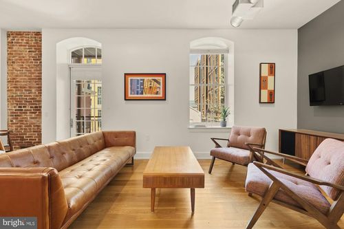 311-215 I St Ne, WASHINGTON, DC, 20002-4484 | Card Image