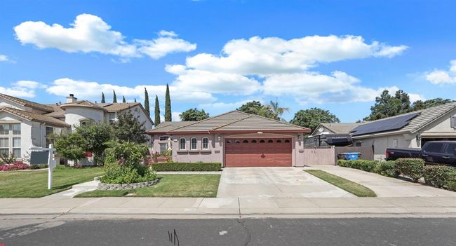 573 Fribourg Ln, House other with 3 bedrooms, 2 bathrooms and null parking in Manteca CA | Image 53