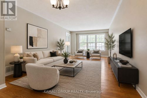 main-15 Walter Ave, Newmarket, ON, L3Y2T2 | Card Image