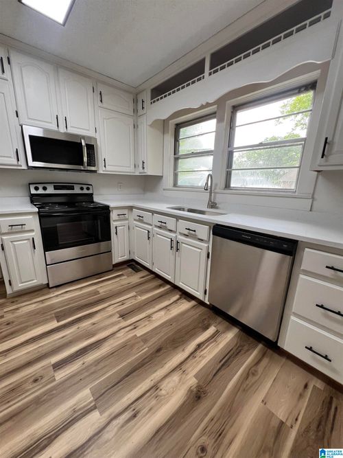 905 Lynn Dale Lane, BIRMINGHAM, AL, 35214 | Card Image