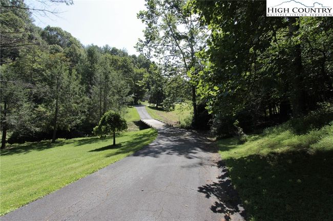 581 N Fork New River Rd, House other with 4 bedrooms, 3 bathrooms and null parking in Lansing NC | Image 16