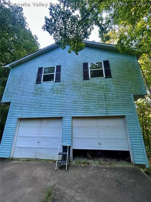 2967 Trace Creek Rd, Hurricane, WV, 25526-6422 | Card Image