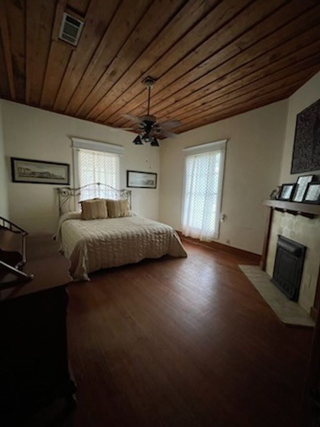 300 Nw 2 Nd St, House other with 2 bedrooms, 2 bathrooms and null parking in Hubbard TX | Image 19