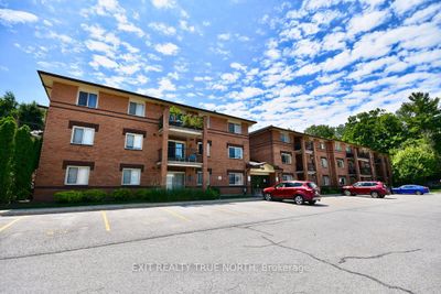 103 - 25 Meadow Lane, Condo with 2 bedrooms, 1 bathrooms and 1 parking in Barrie ON | Image 1