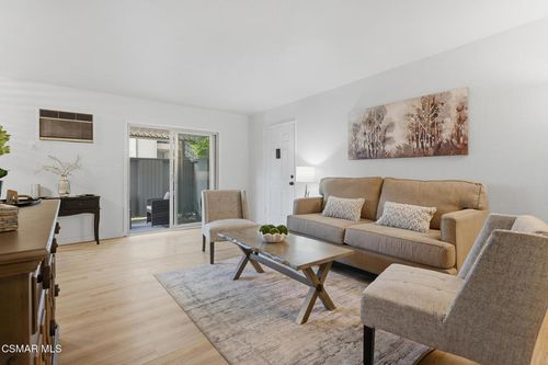 apt-10-22050 Calvert St, Woodland Hills, CA, 91367-3559 | Card Image