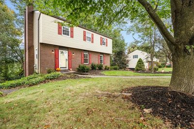 9042 Woodview Drive, House other with 4 bedrooms, 2 bathrooms and 2 parking in Franklin Park PA | Image 3