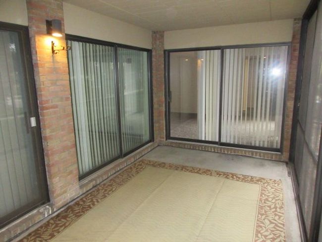 18447 University Park Dr, Condo with 2 bedrooms, 1 bathrooms and null parking in Livonia MI | Image 22