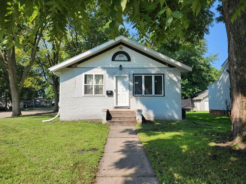 926 6th St Sw, Willmar, MN, 56201-3429 | Card Image