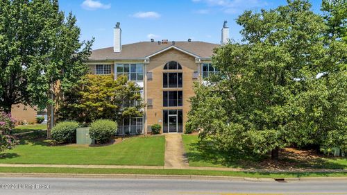 1101-8508 Atrium Dr, Louisville, KY, 40220-4031 | Card Image