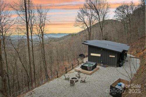 37a-584 Walnut Cove Rdg, Bryson City, NC, 28713-2000 | Card Image